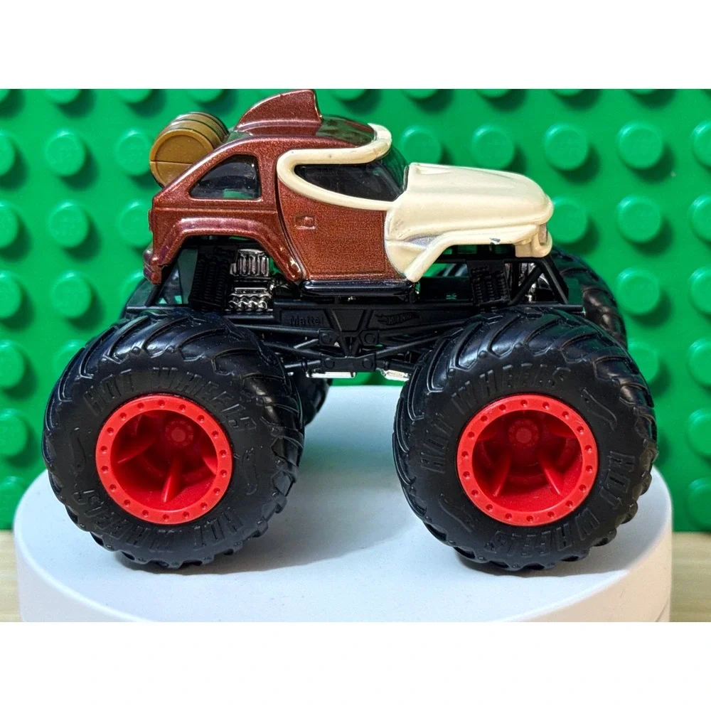 Hot Wheels Monster Trucks Donkey Kong Nintendo Diecast Brown 1:64 Scale